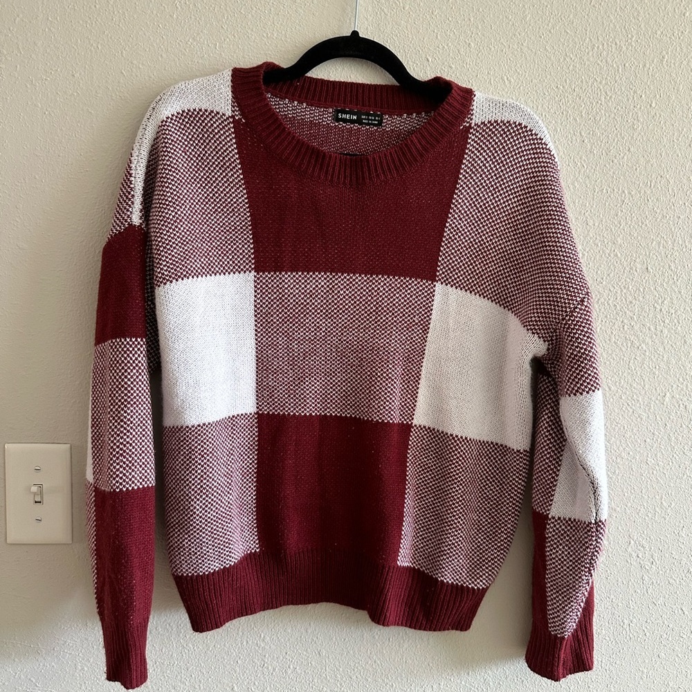 A3 - 176 Shein maroon and white checkered sweater size small